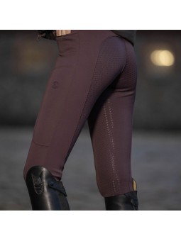 Kornelia Pantalon...